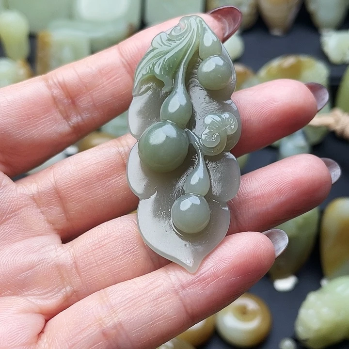 冬***雪和田玉（糖玉）未镶嵌颈饰