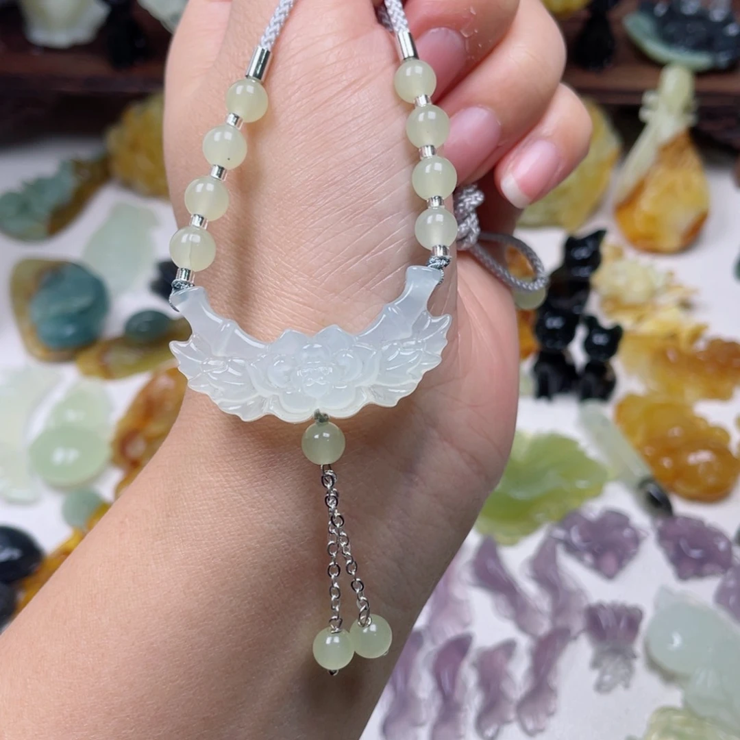 蛇纹石玉颈饰未镶嵌