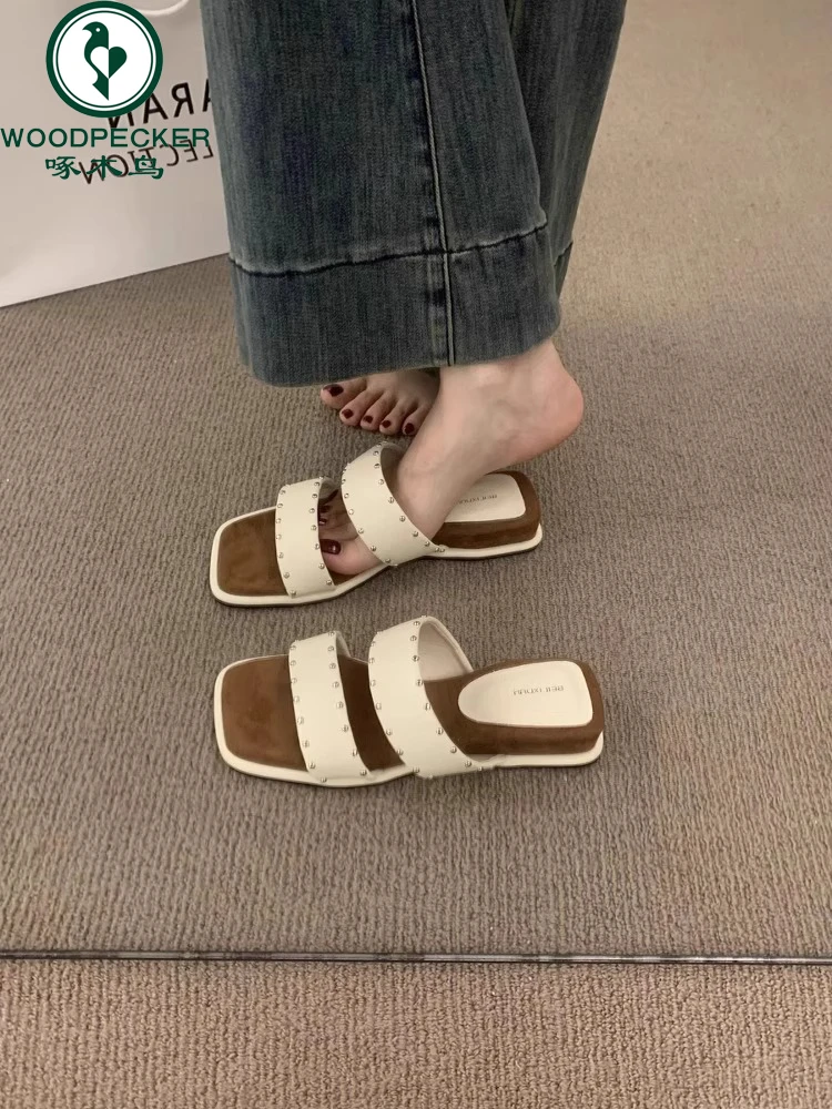 啄木鸟法式复古铆钉一字带坡跟拖鞋女夏外穿海边度假沙滩凉拖鞋女