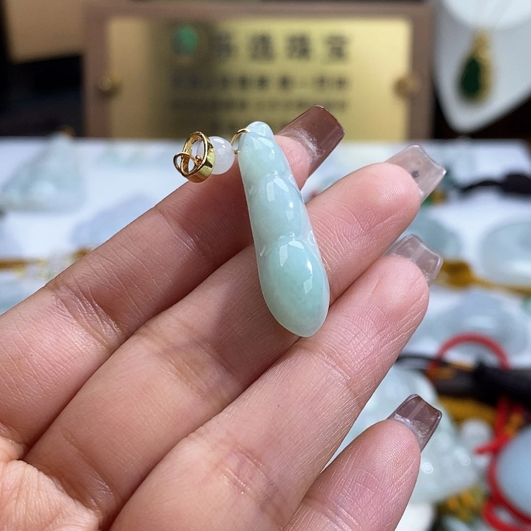 翡翠未镶嵌颈饰4712