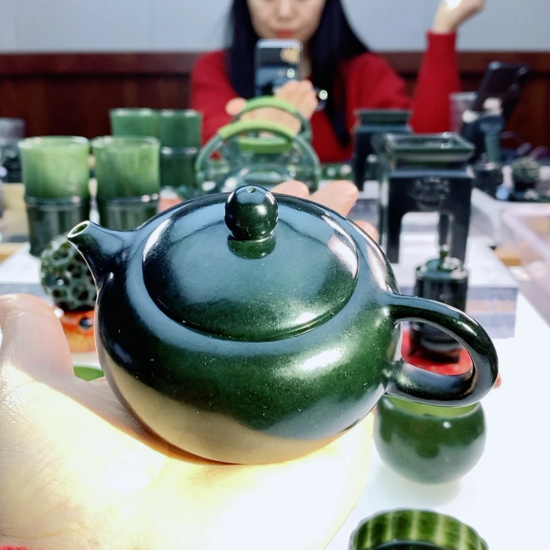 未镶嵌和田玉摆件