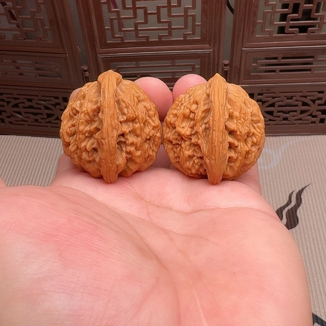 把件文玩核桃42.5粗楞麦穗虎头