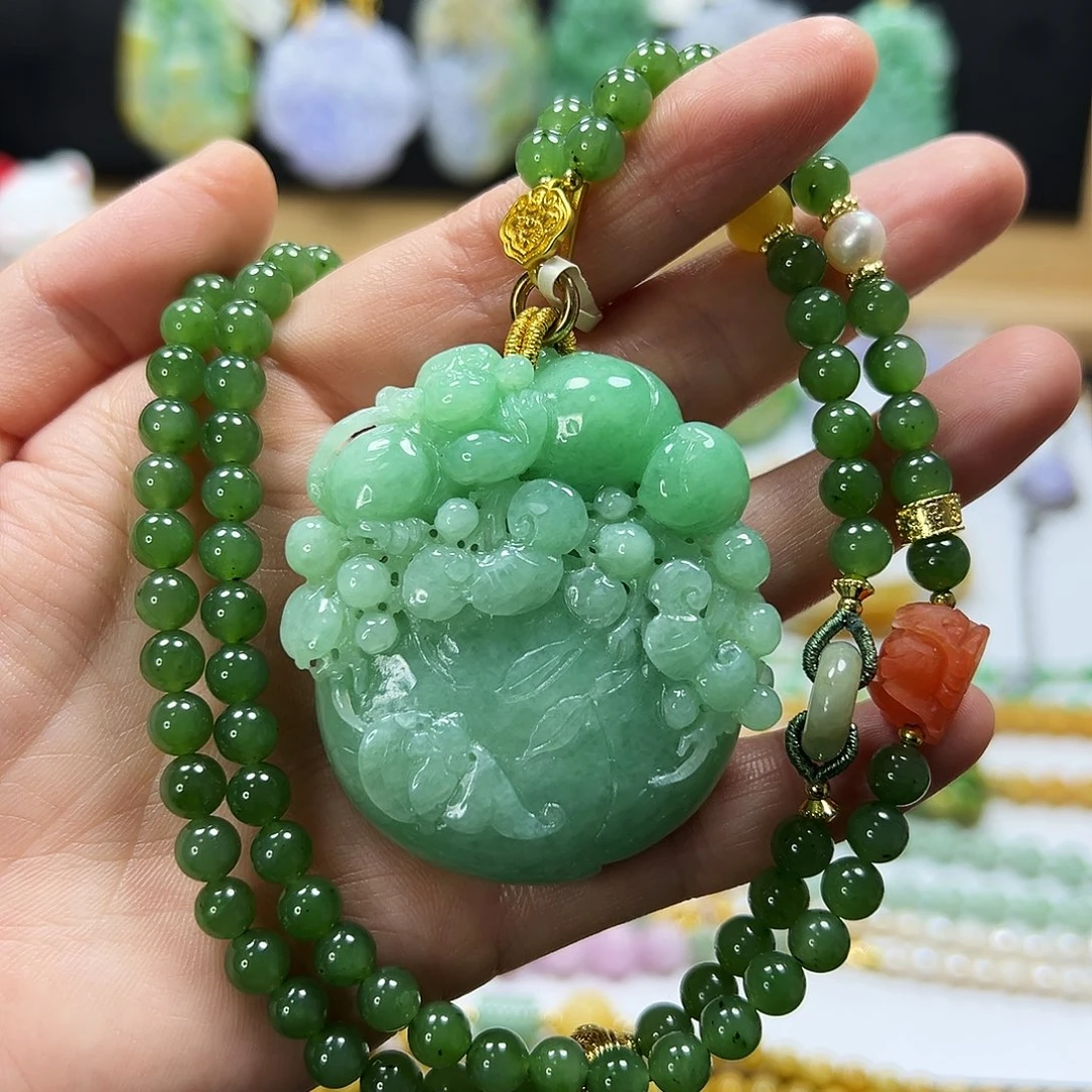 翡翠未镶嵌颈饰吊坠