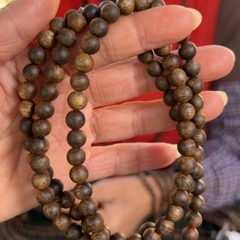 沉香手串乌身红土18克卡0.7多样性发1条