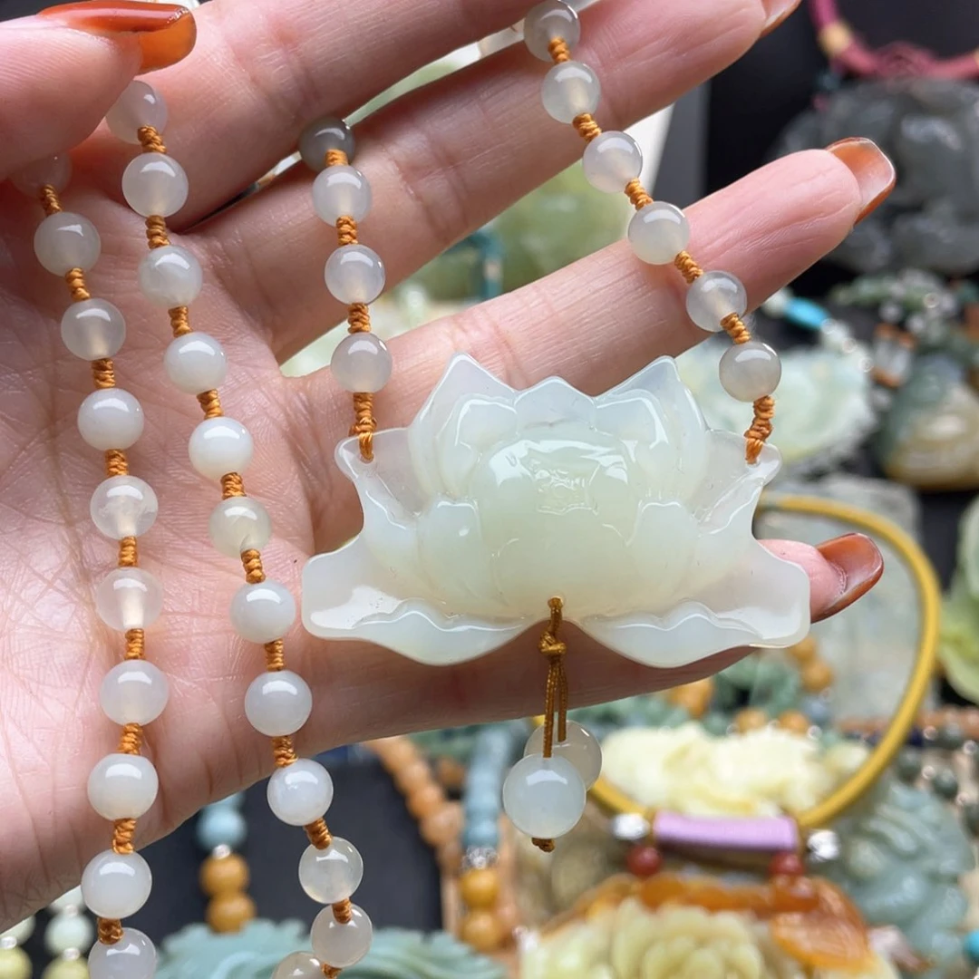 蛇纹石玉颈饰未镶嵌