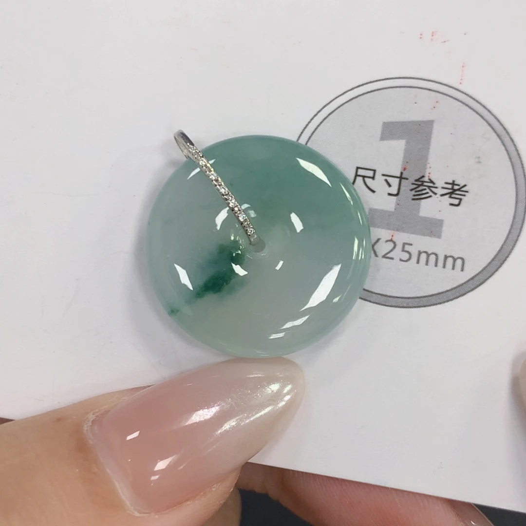 颈饰18K金镶嵌翡翠