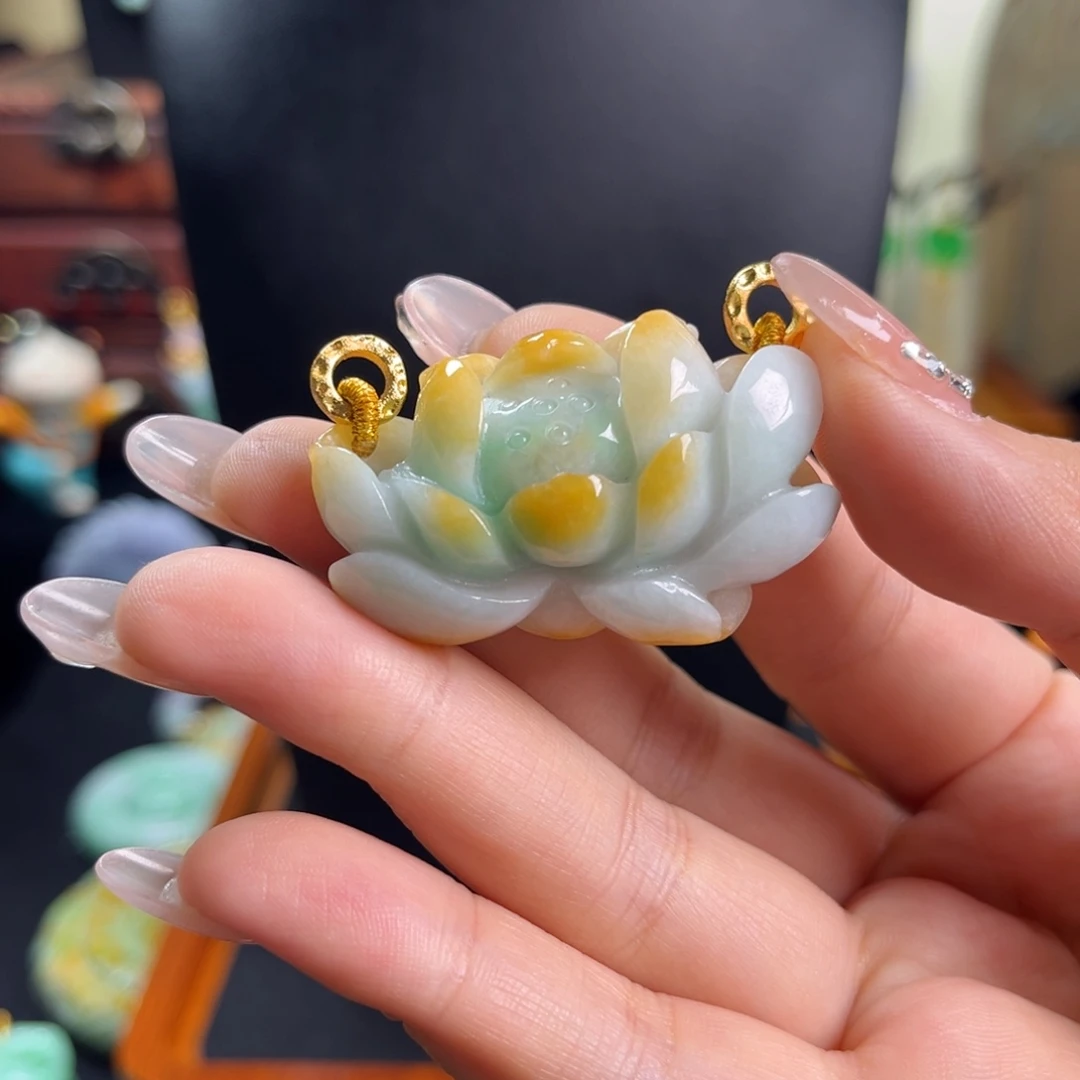 颈饰未镶嵌翡翠莲花