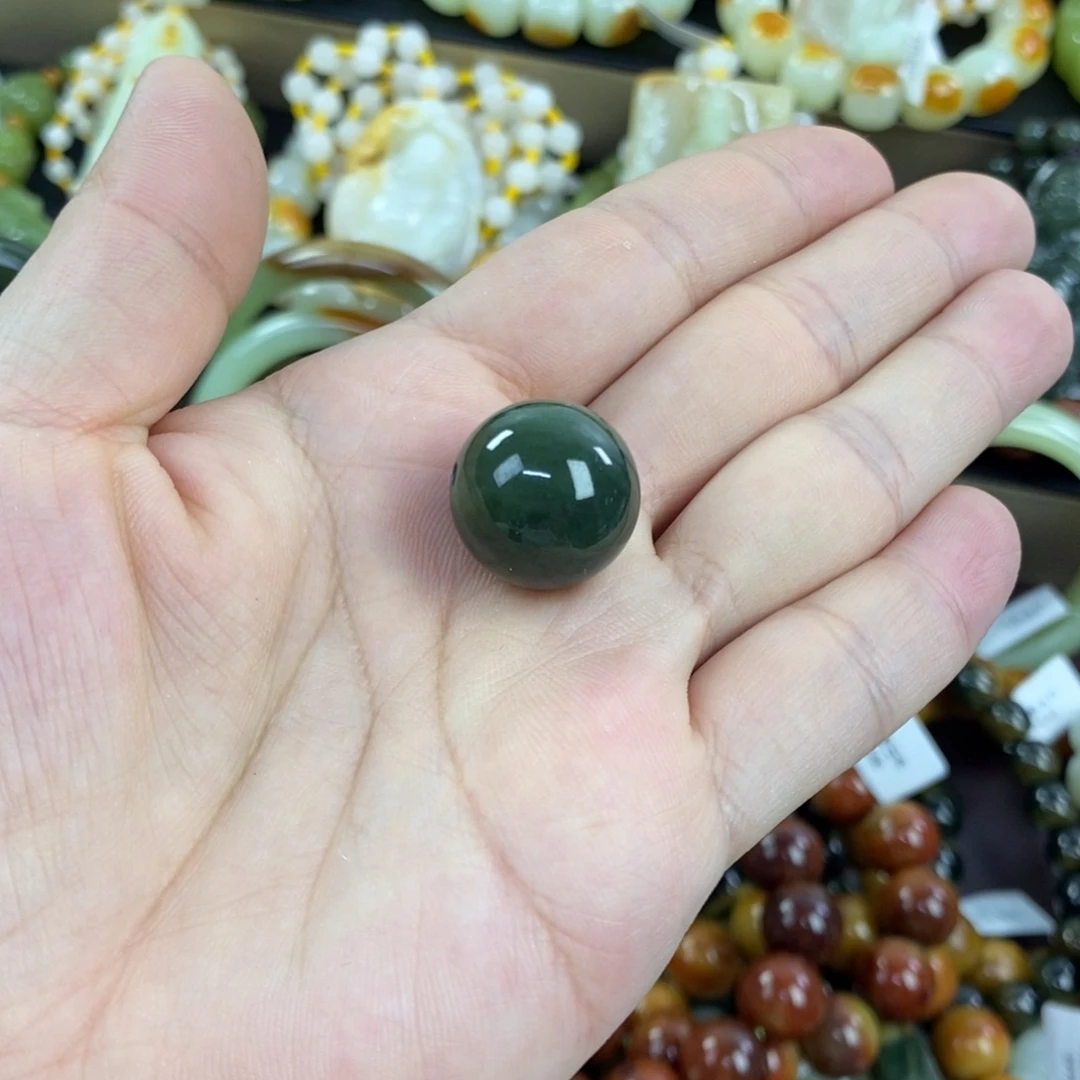 灵***护透闪石质玉未镶嵌手链