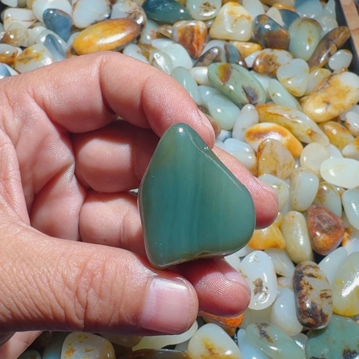 和田玉未镶嵌颈饰22克