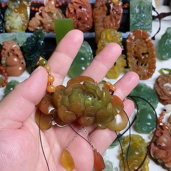 未镶嵌蛇纹石玉颈饰