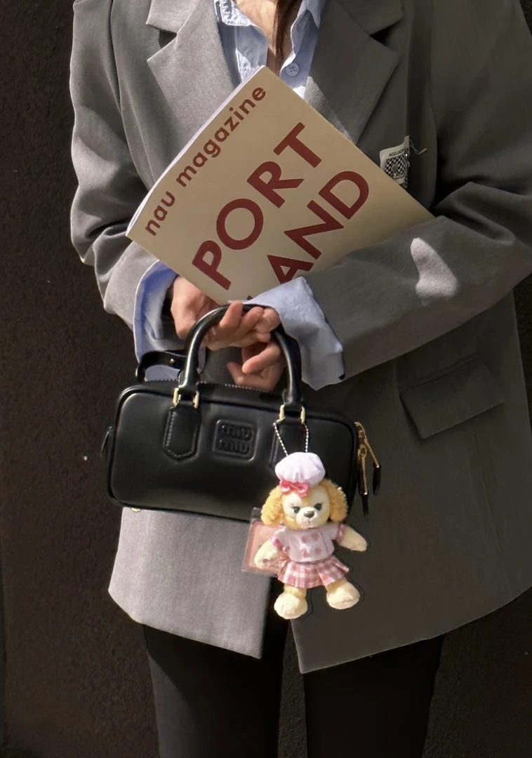 95新 MIU MIU/缪缪 6177 黑色保龄球斜挎包小号