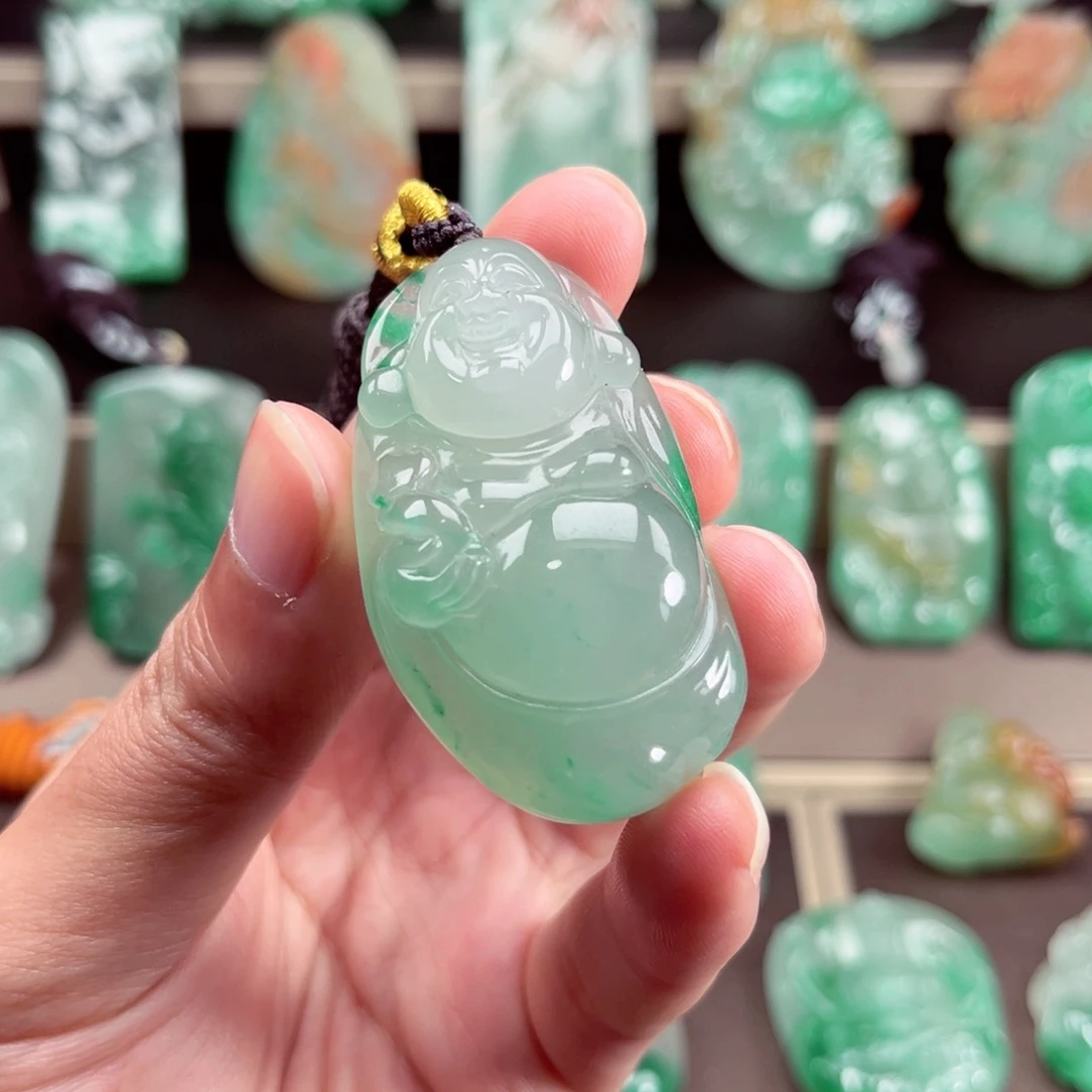 颈饰未镶嵌石英质玉