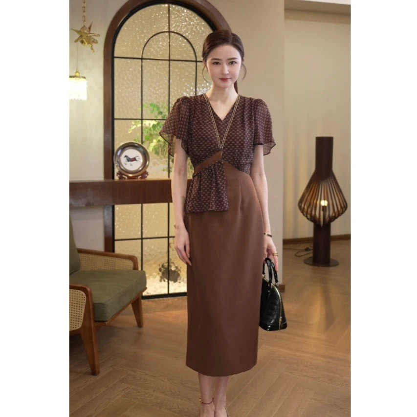 现货2025夏季新款【DD-2575】法式女高级感轻奢咖色V领收腰连衣裙子