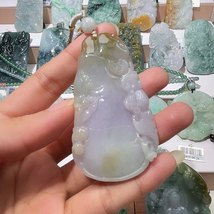 翡翠未镶嵌颈饰挂件