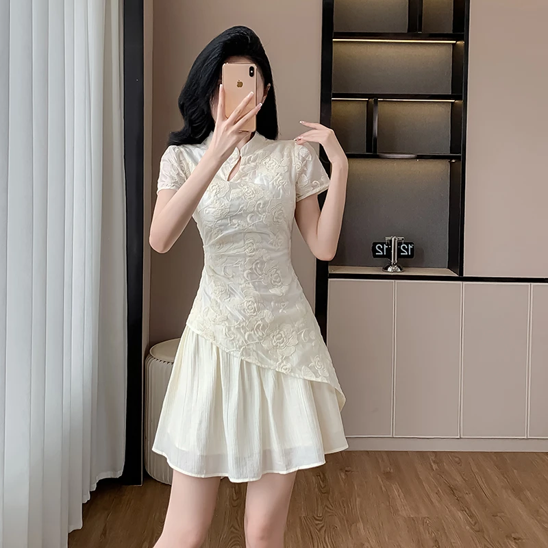 8676依依2025夏季新款杏色小清新甜美气质假两件不规则刺绣连衣裙