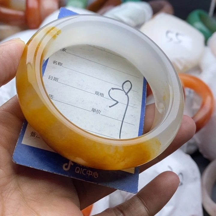 石英质玉手镯未镶嵌
