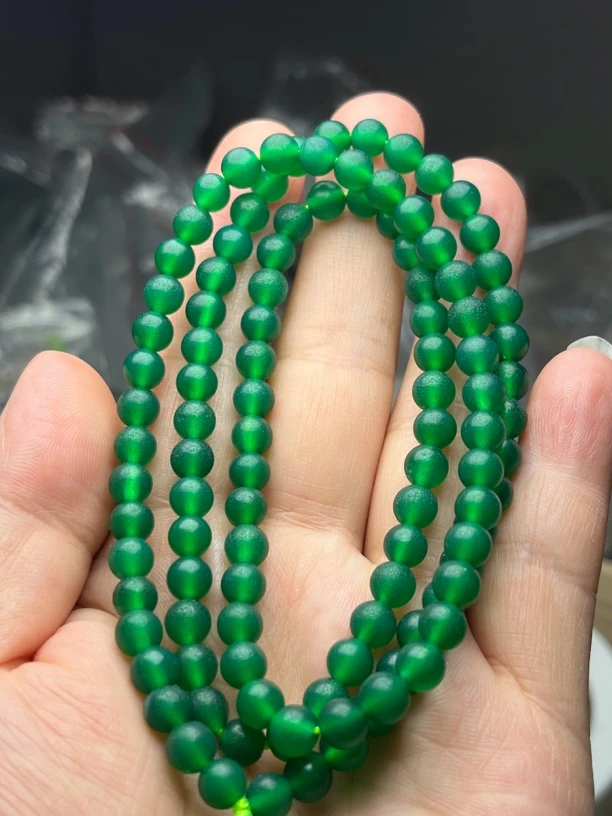 老绿玛瑙圆珠108颗直径6.2mm一条