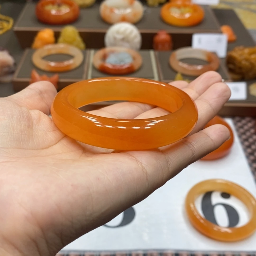 无***语石英质玉（黄龙玉）未镶嵌手镯