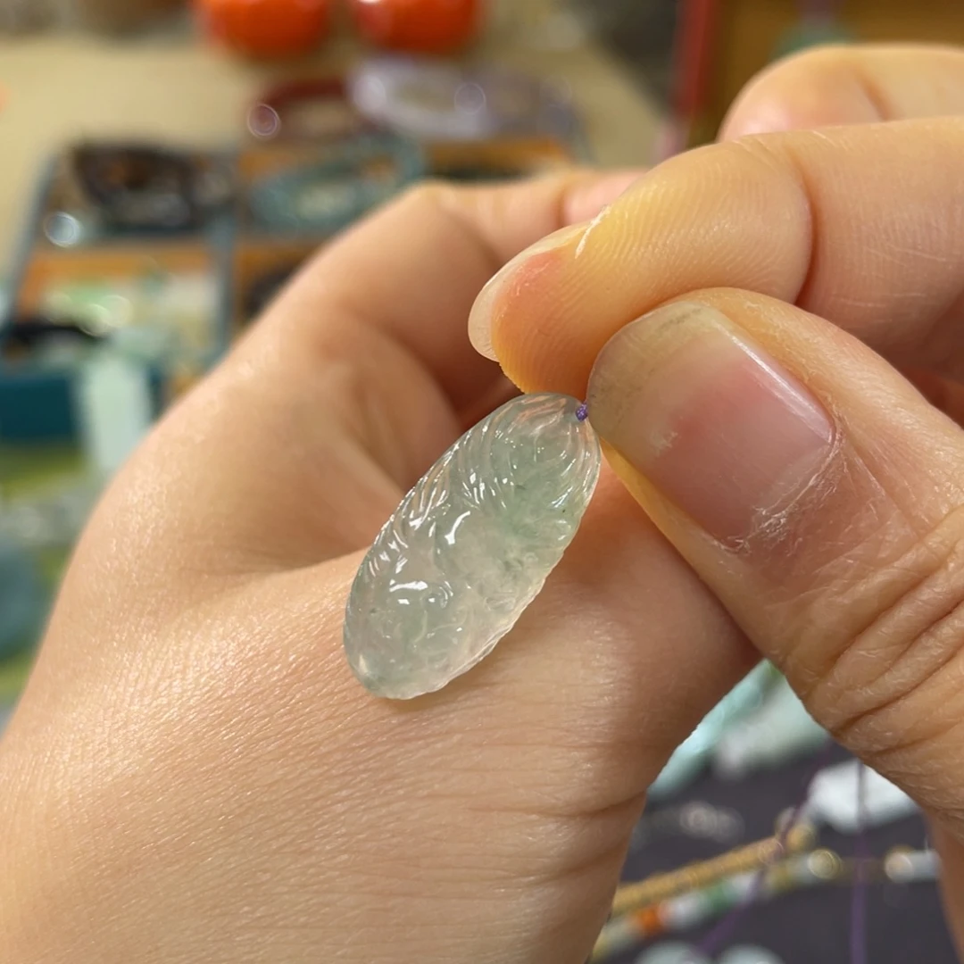 翡翠未镶嵌颈饰悟空