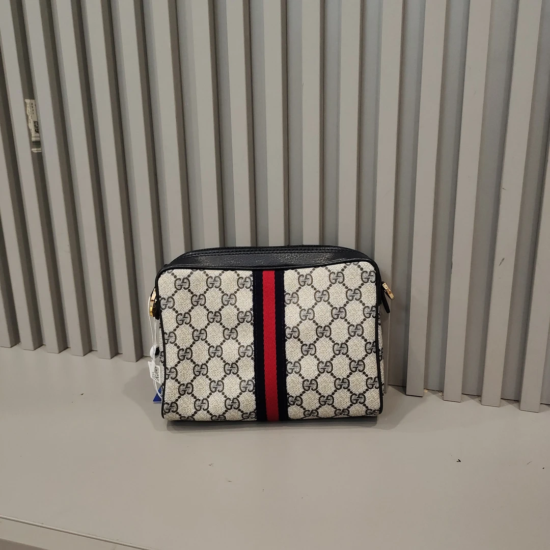 95新 GUCCI/古驰 兔兔奢轩轩/古驰洗漱包/240719189