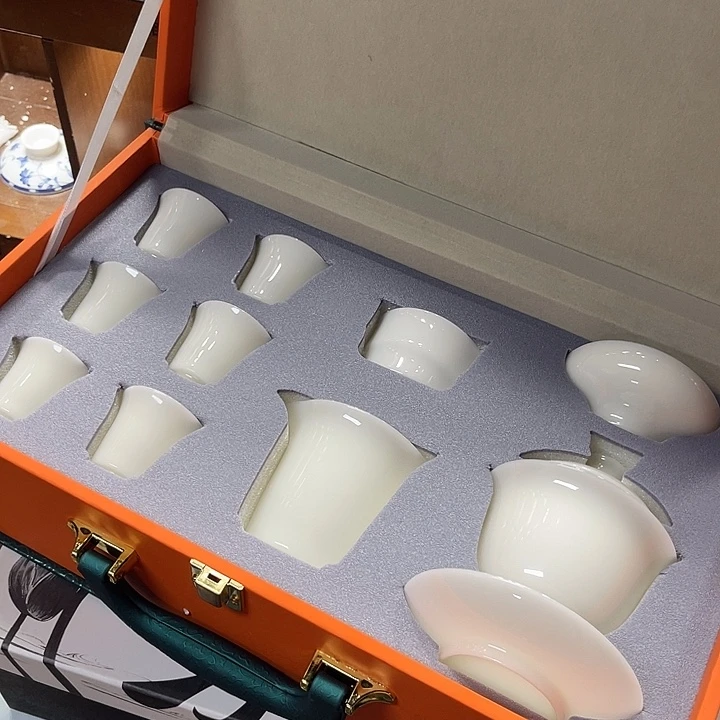 孤品茶具套装等。