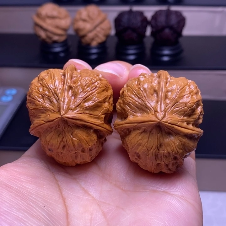 把件文玩核桃玉面三楞32