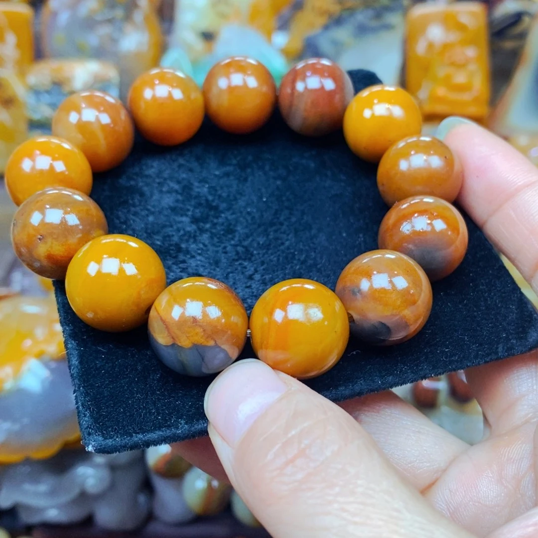 未镶嵌石英质玉（黄龙玉）颈饰