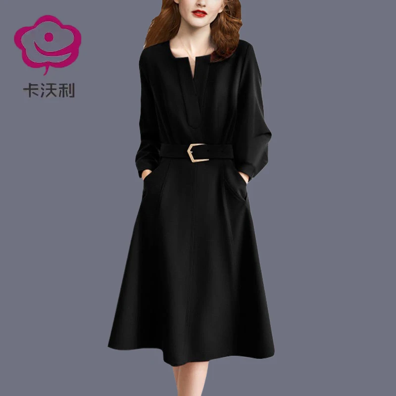 卡沃利黑色连衣裙2025秋季新品套头高腰休闲腰带简约大码显瘦通勤