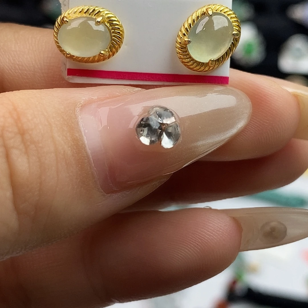 翡翠未镶嵌戒指翡翠