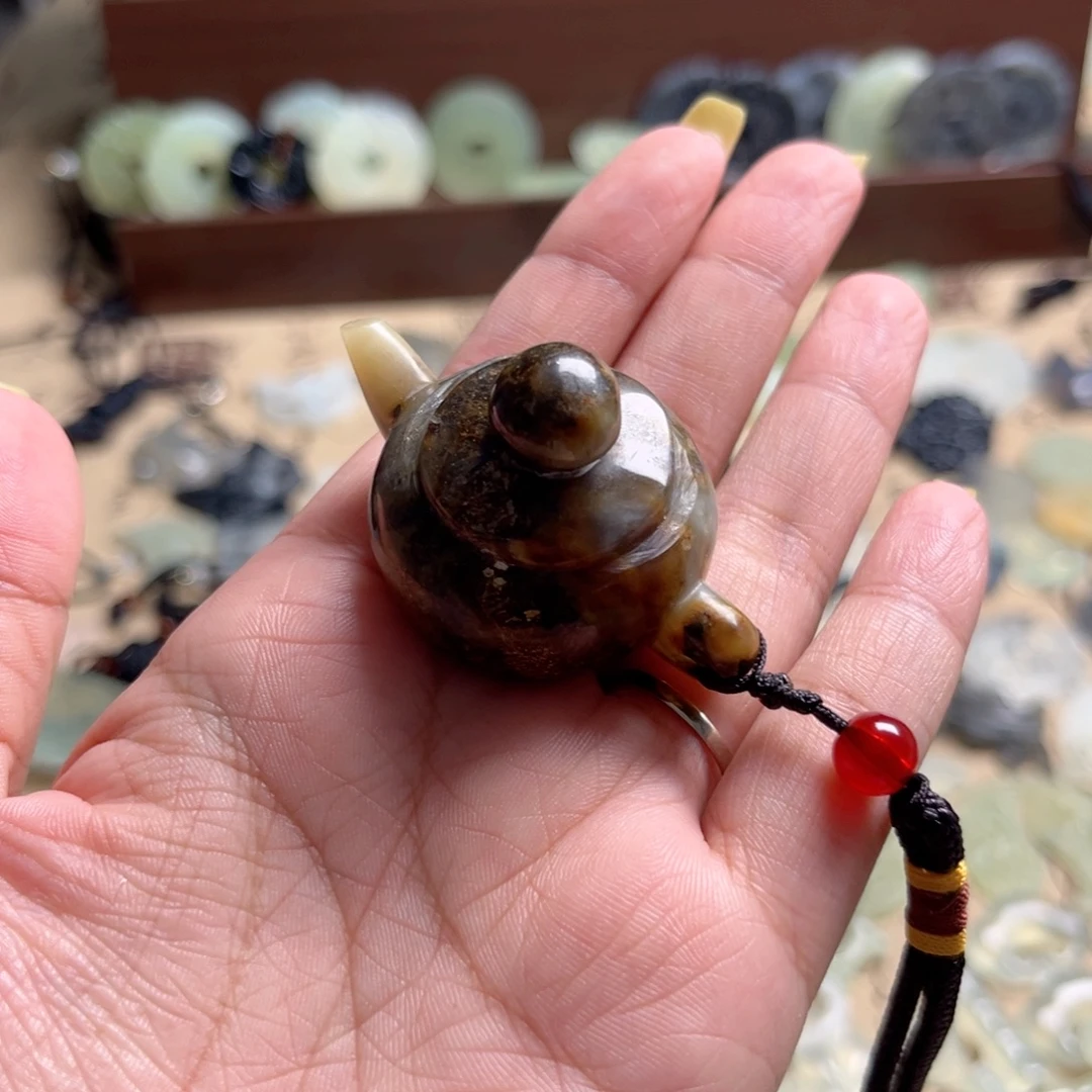 梣***彻岫玉未镶嵌吊坠(赠链)