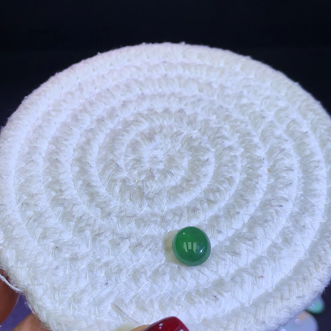 散珠翡翠天然缅甸翡翠蛋面阳绿卡10.7宽9.9厚4.7