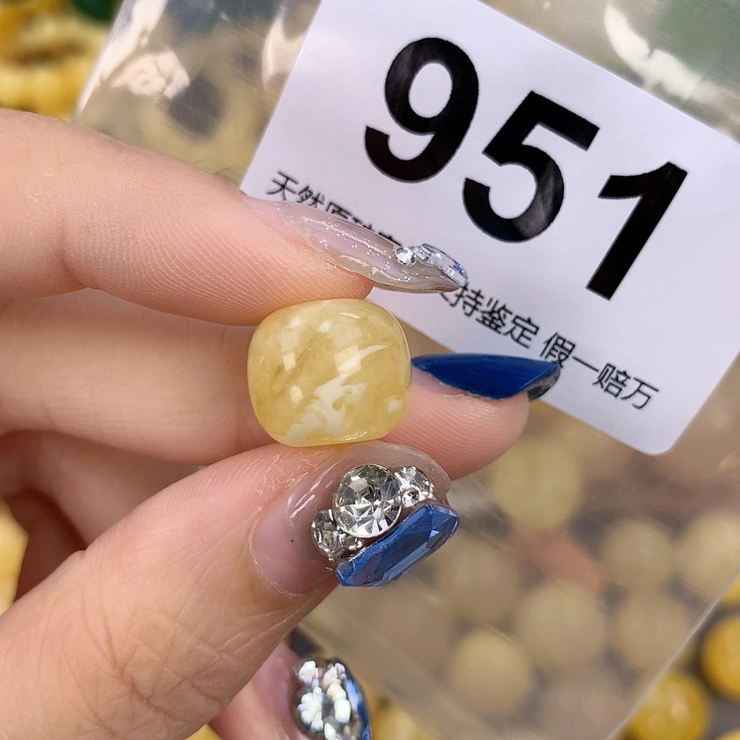 蜜蜡未镶嵌珠宝奇石14