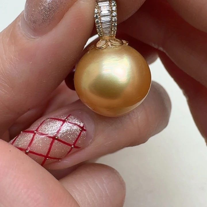 海水珍珠颈饰18K金镶嵌