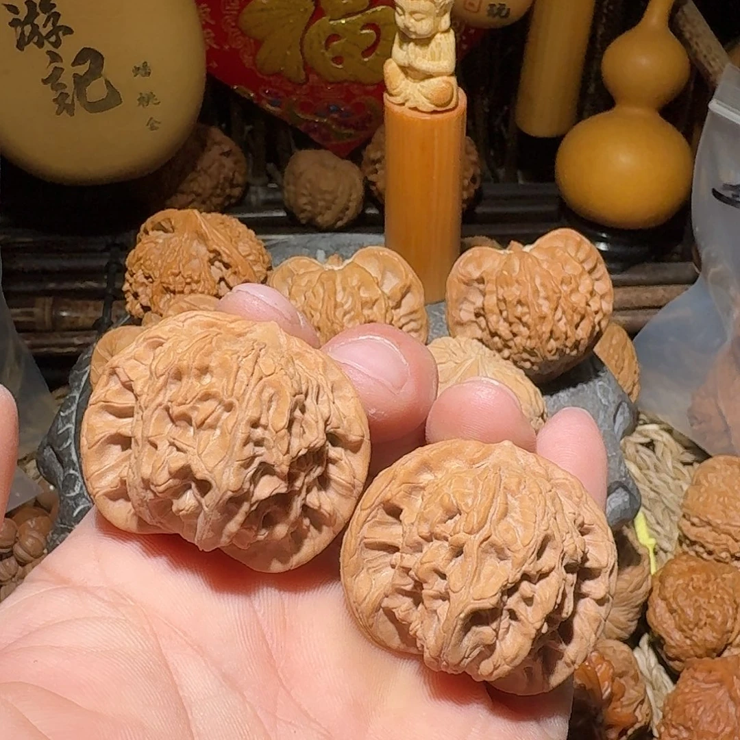 核桃39尺全品草木狮子头