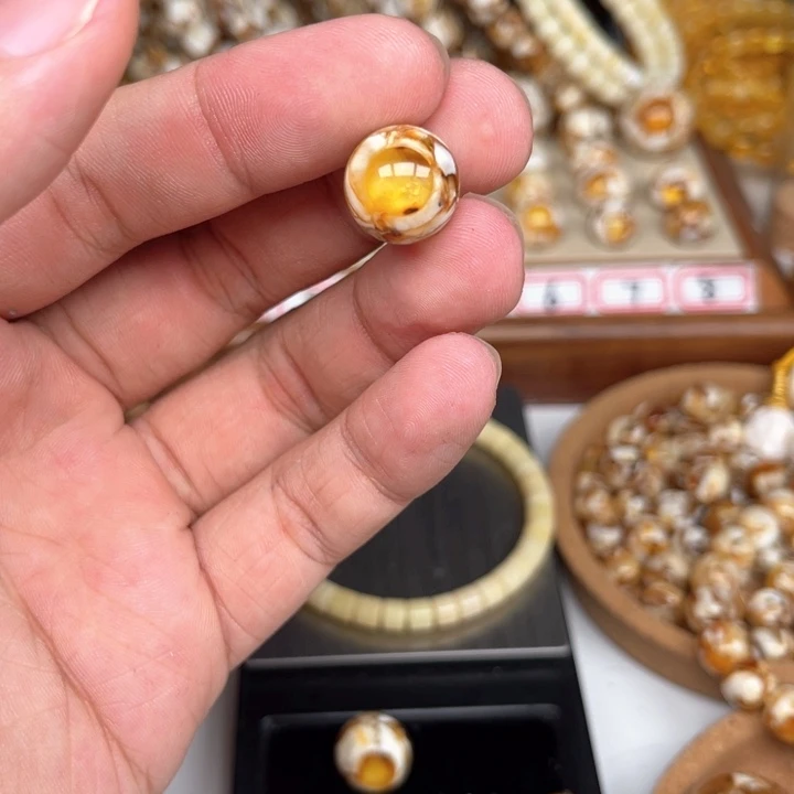 未镶嵌琥珀裸石前*07号