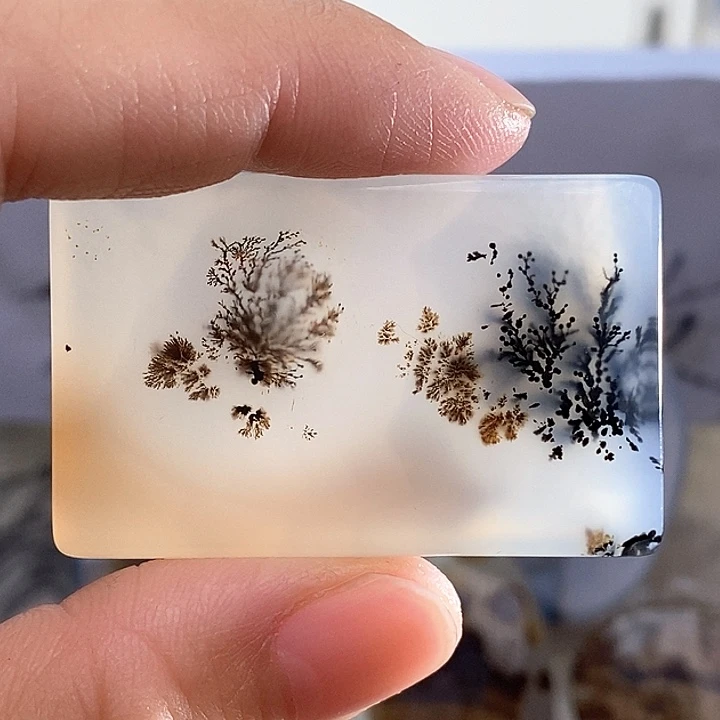 玛瑙/玉髓颈饰未镶嵌钟*