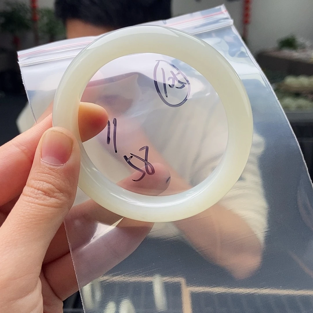 和田玉颜色多样性发拍一发一未镶嵌