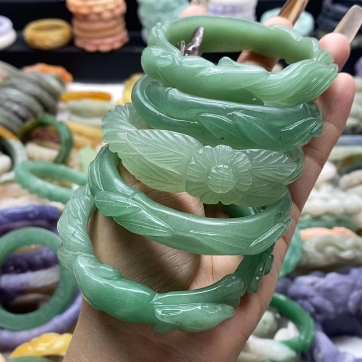 大****石英岩玉未镶嵌手镯