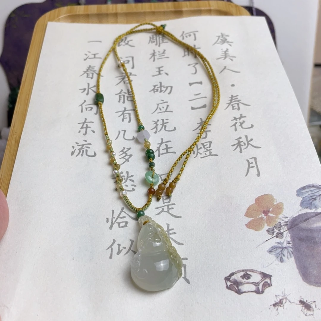 小****翡翠挂件未镶嵌设计款项链