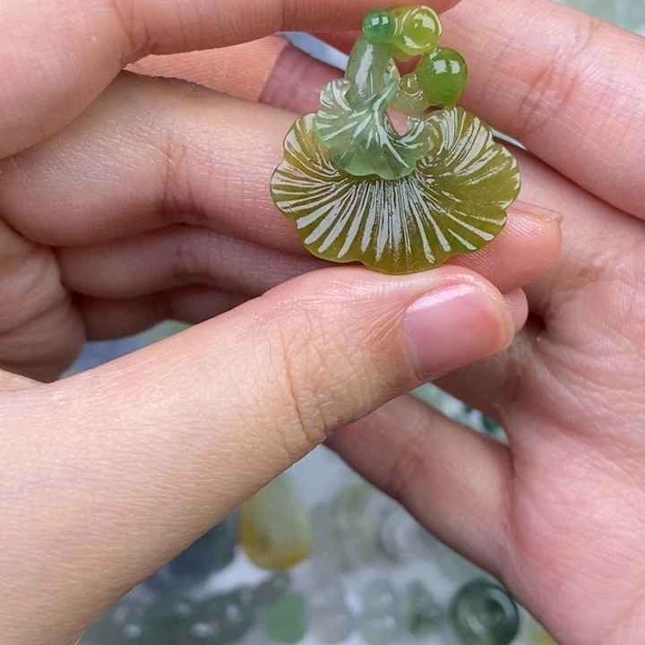 定制翡翠未镶嵌银杏叶