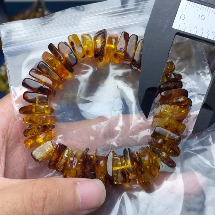 未镶嵌琥珀珠宝奇石