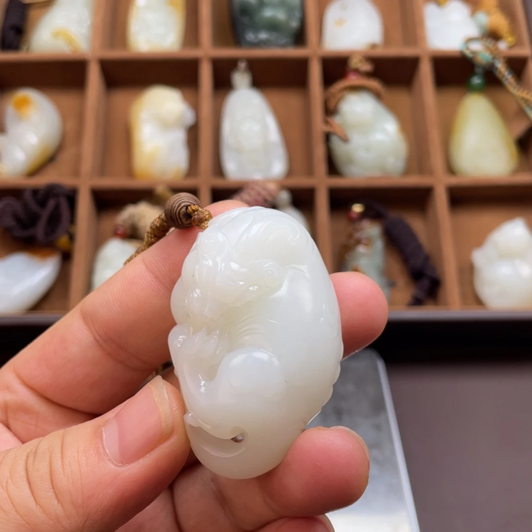 和田玉未镶嵌挂件