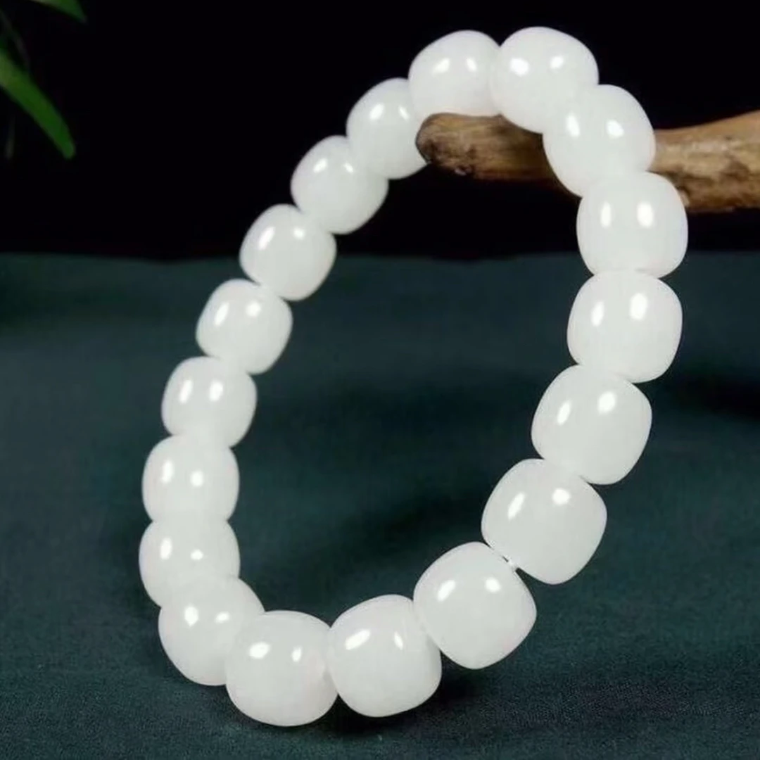 新疆和田玉老型珠手串