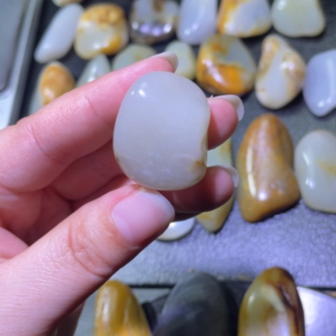 【闪购商品】颈饰未镶嵌和田玉（子料）城**事