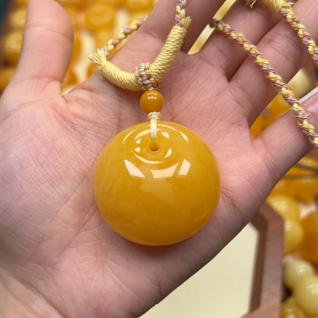 琥珀未镶嵌颈饰蜜蜡