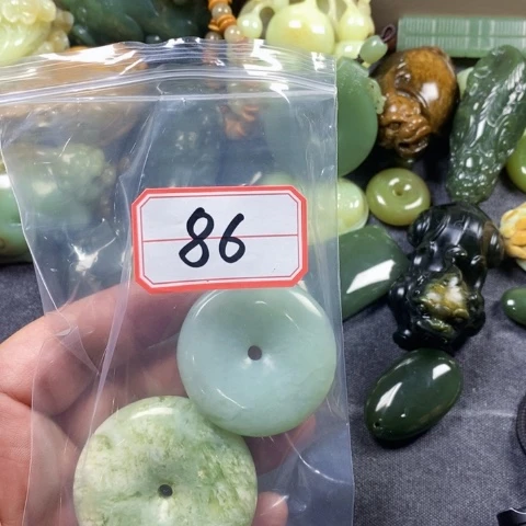未镶嵌蛇纹石玉手链