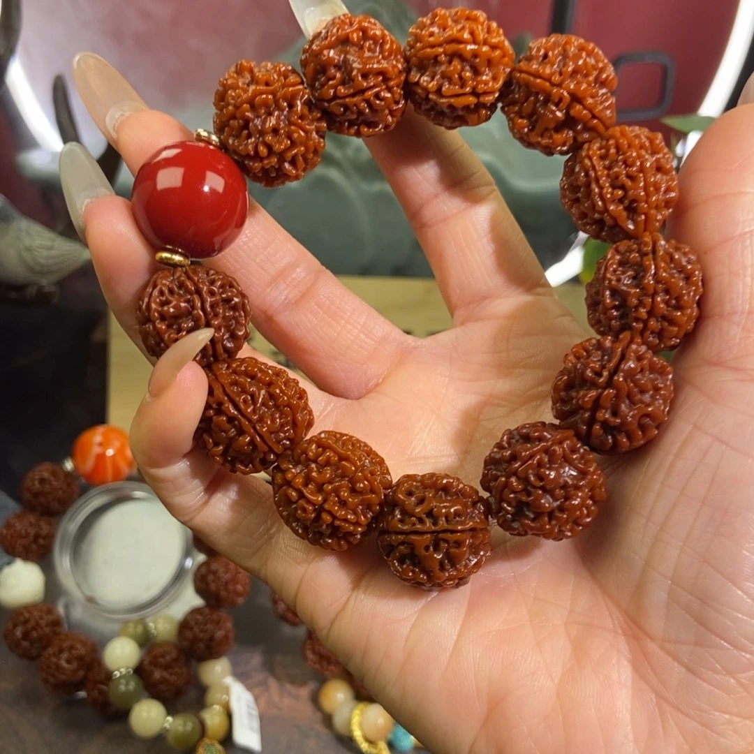 金刚菩提吊坠620红。