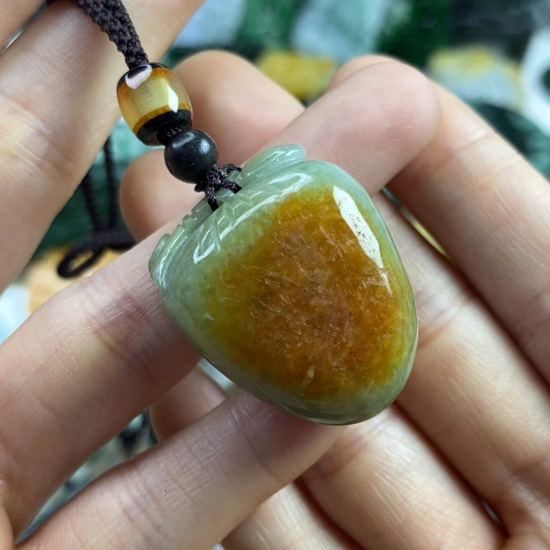 翡翠颈饰未镶嵌吊坠