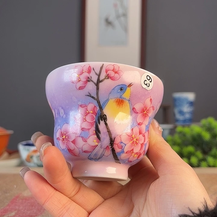 摆件景德镇陶瓷茶杯里