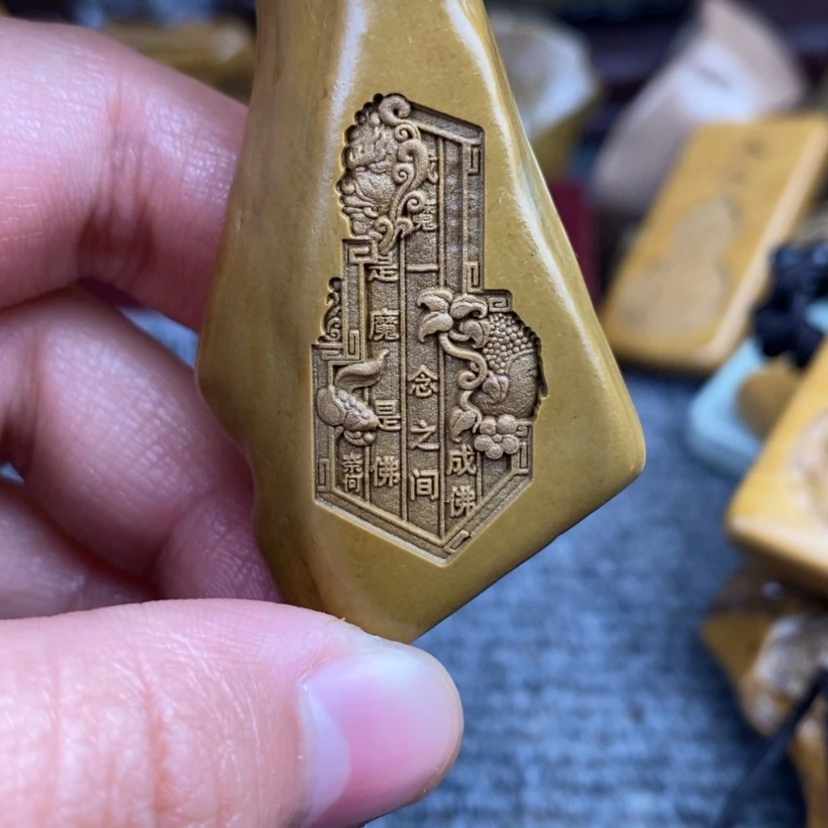 【闪购商品】原石雕刻手把件